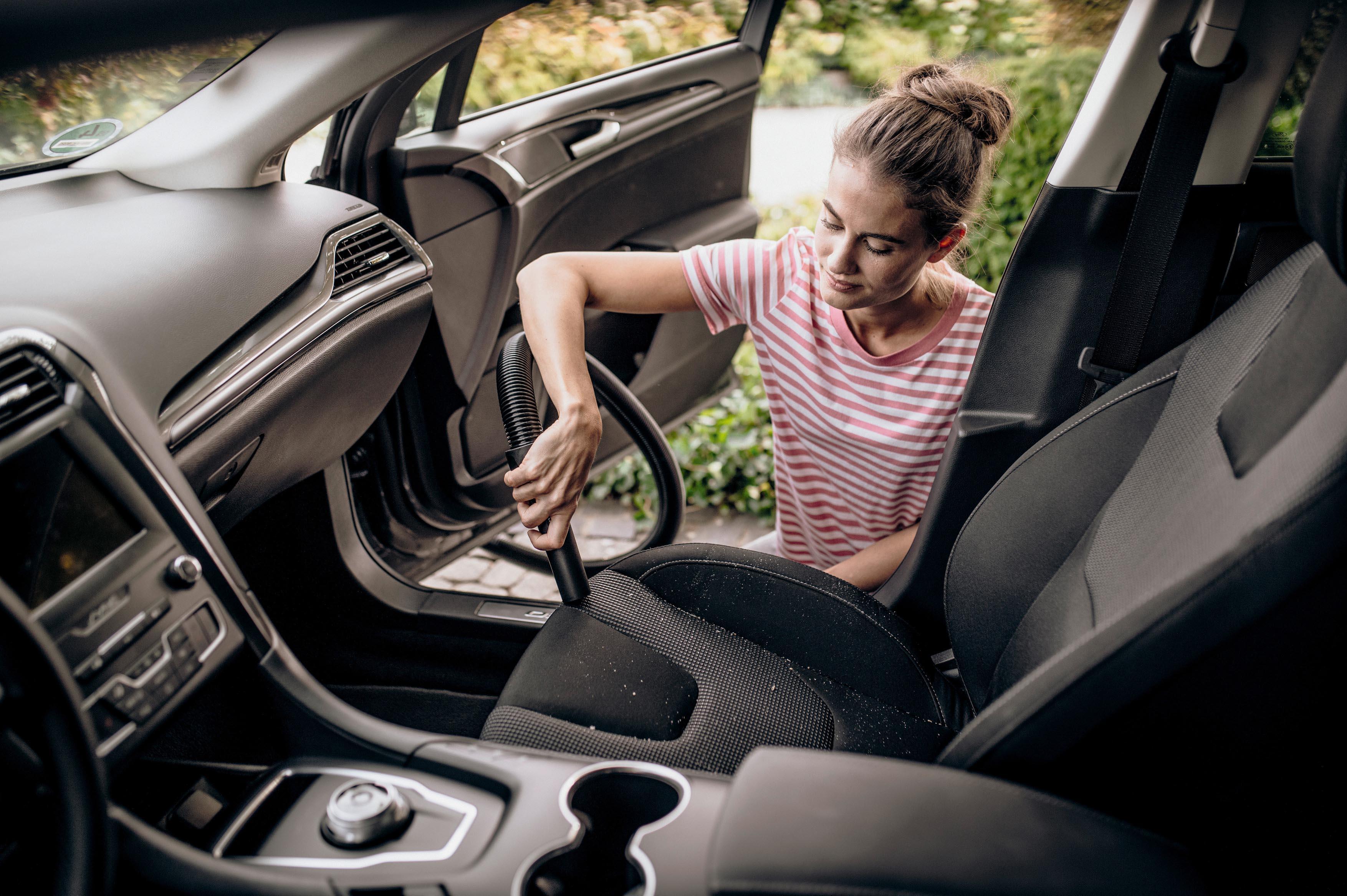 Kärcher WD 2 Plus Wet & Dry Vac