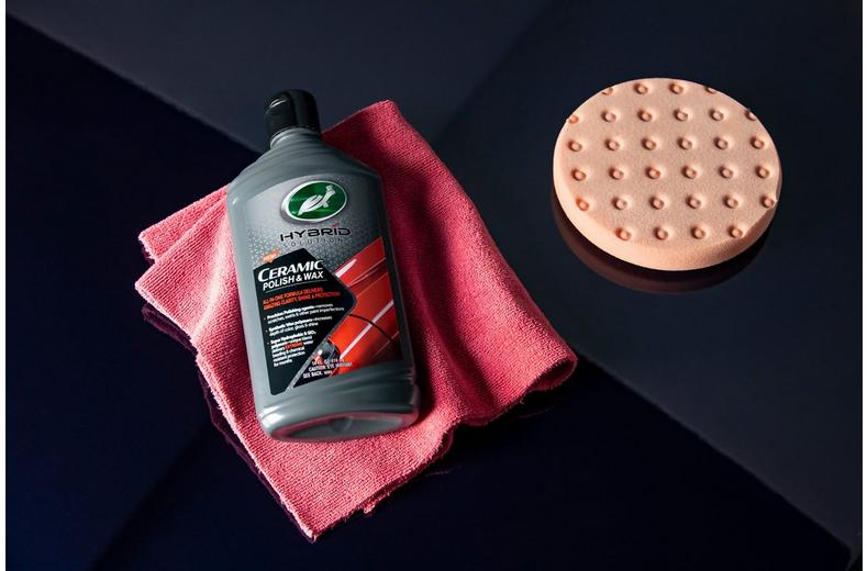 Turtle Wax Hybrid Solutions Ceramic Polish & Wax 500ML Turtle Wax Hybrid Solutions Ceramic Polish & Wax 500ML