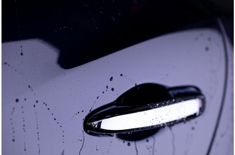 Turtle Wax Hybrid Solutions Ceramic 3-in-1 Detailer 500ML Turtle Wax Hybrid Solutions Ceramic 3-in-1 Detailer 500ML