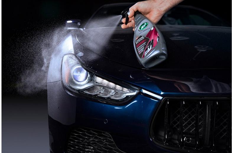Turtle Wax Hybrid Solutions Ceramic 3-in-1 Detailer 500ML Turtle Wax Hybrid Solutions Ceramic 3-in-1 Detailer 500ML