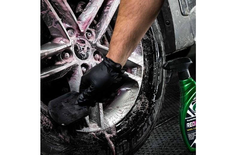 Turtle Wax Redline Wheel Cleaner 750ML Turtle Wax Redline Wheel Cleaner 750ML