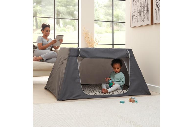 Tutti Bambini CoZee Go Day & Night Shade - Black Tutti Bambini CoZee Go Day & Night Shade - Black