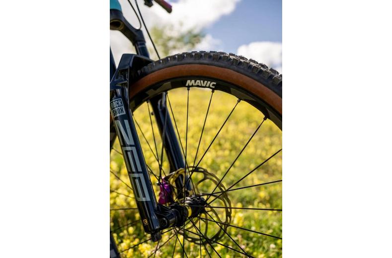 Mavic Deemax Enduro SL 29" 6 Bolt Front Wheel, 15x110mm Mavic Deemax Enduro SL 29" 6 Bolt Front Wheel, 15x110mm