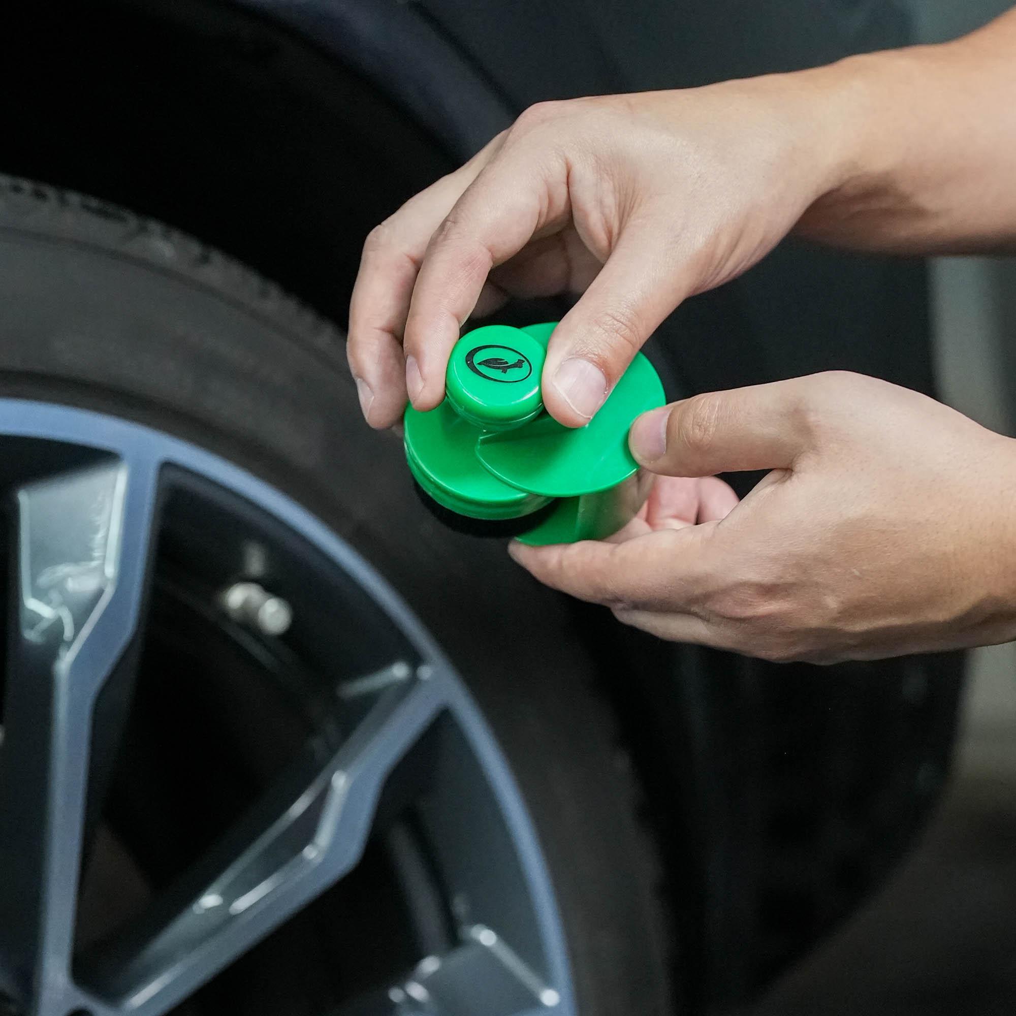 TURTLE WAX Ultimate Tyre Shine Applicator Brush