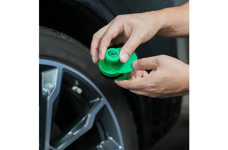 TURTLE WAX Ultimate Tyre Shine Applicator Brush TURTLE WAX Ultimate Tyre Shine Applicator Brush