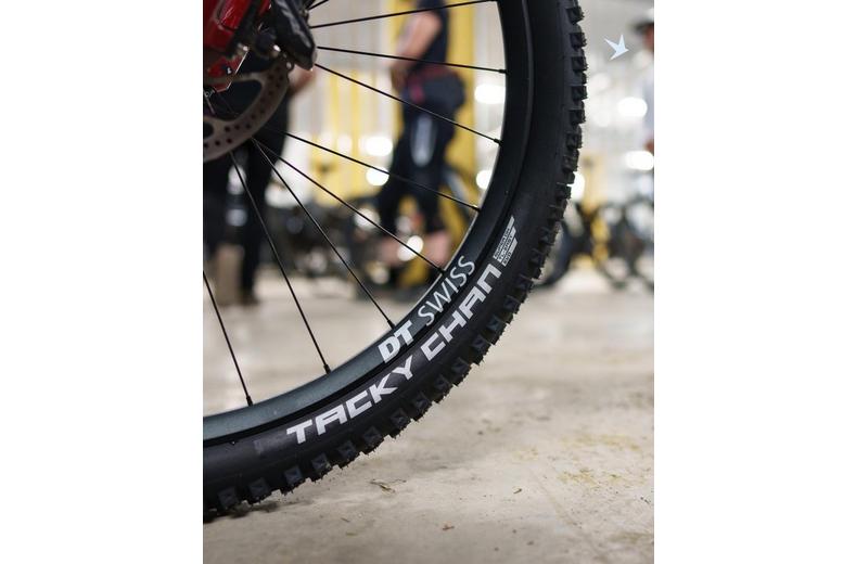 Schwalbe Tacky Chan TLE Folding Tyre, 29x2.40", Super Trail, Soft Schwalbe Tacky Chan TLE Folding Tyre, 29x2.40", Super Trail, Soft