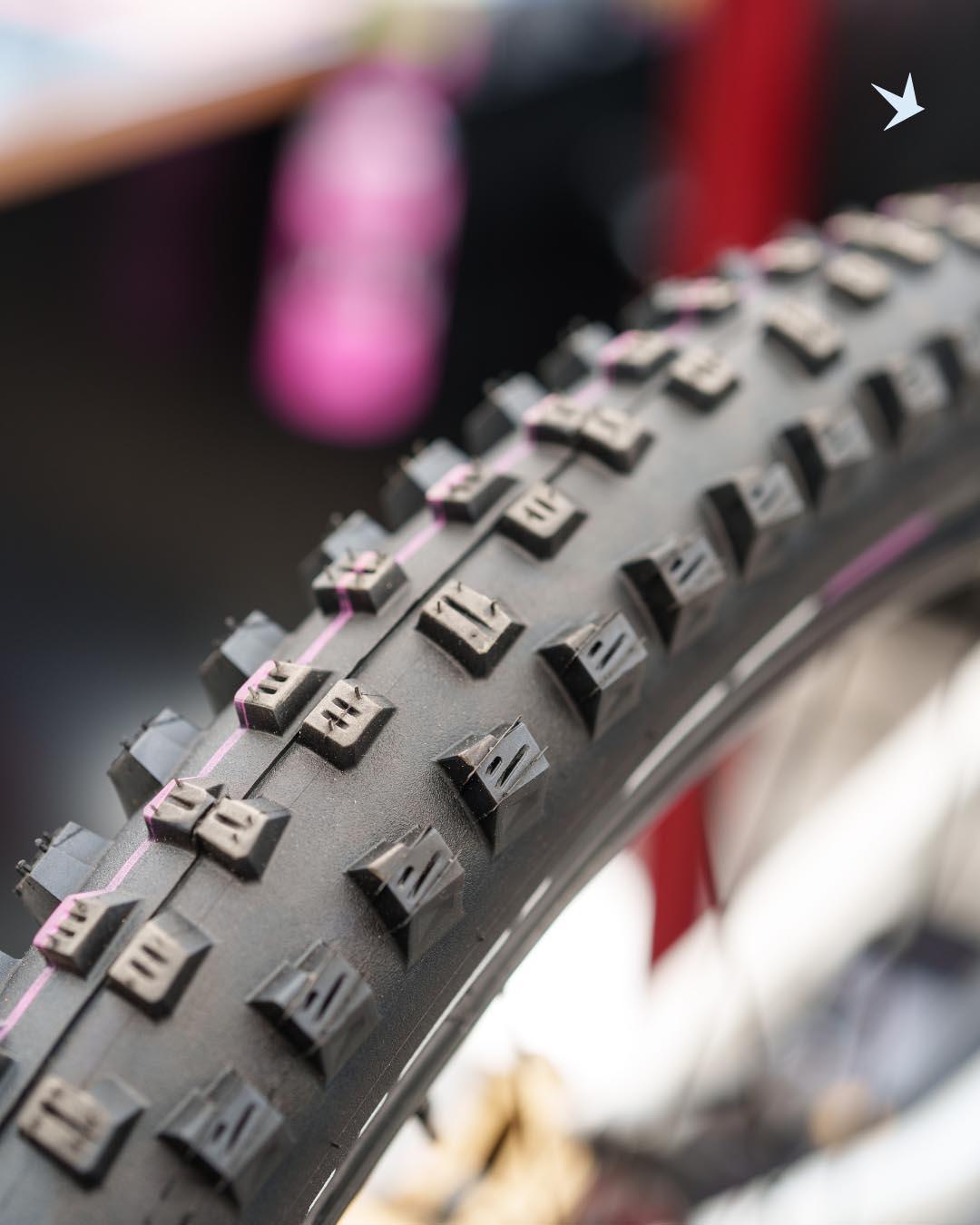Schwalbe Tacky Chan TLE Folding Tyre 27.5x2.40"