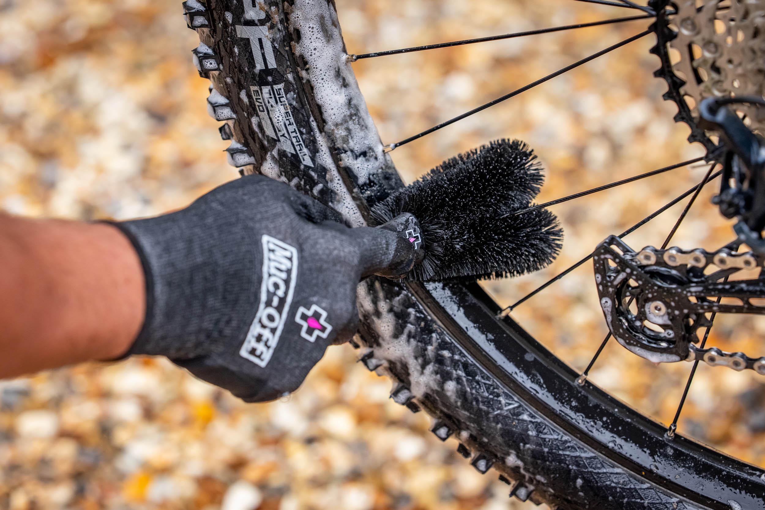 Muc-Off Brush - 2 Prong