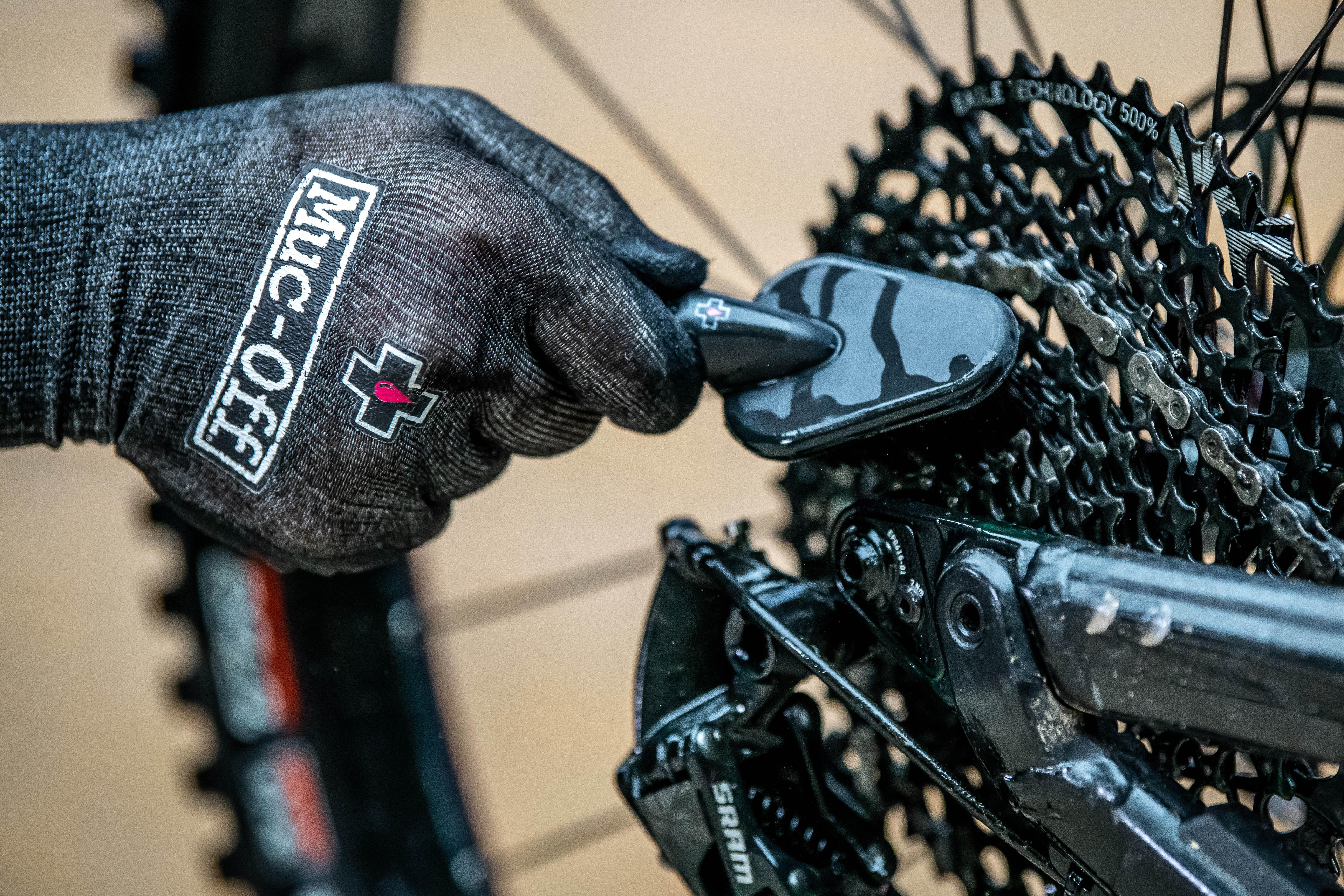 Muc-Off Detailing Brush