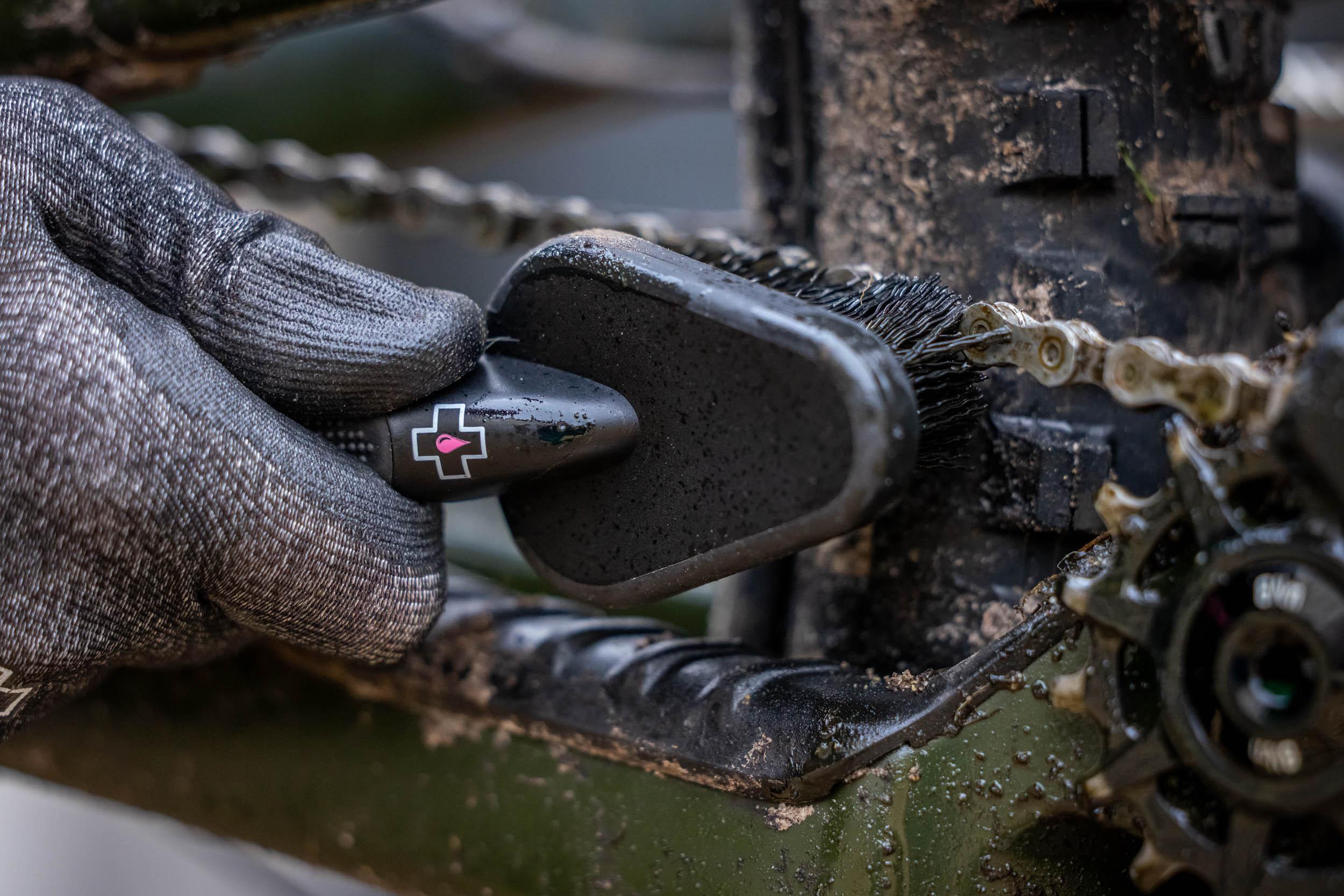 Muc-Off Detailing Brush