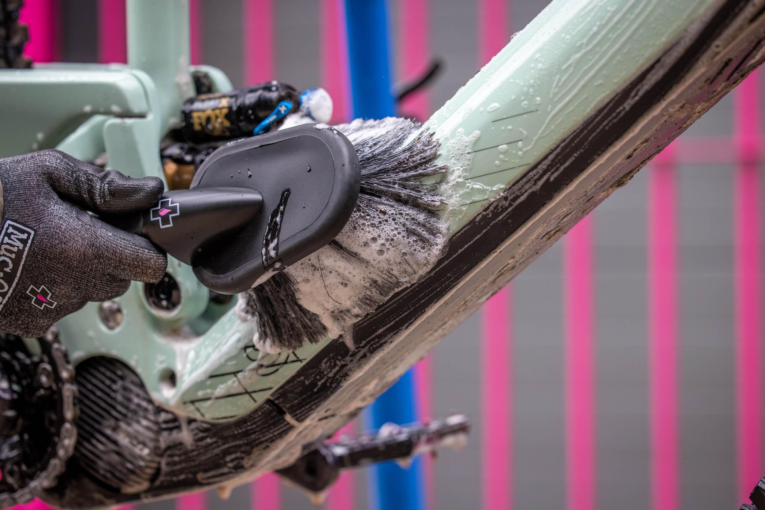 Muc-Off Soft Washing Brush