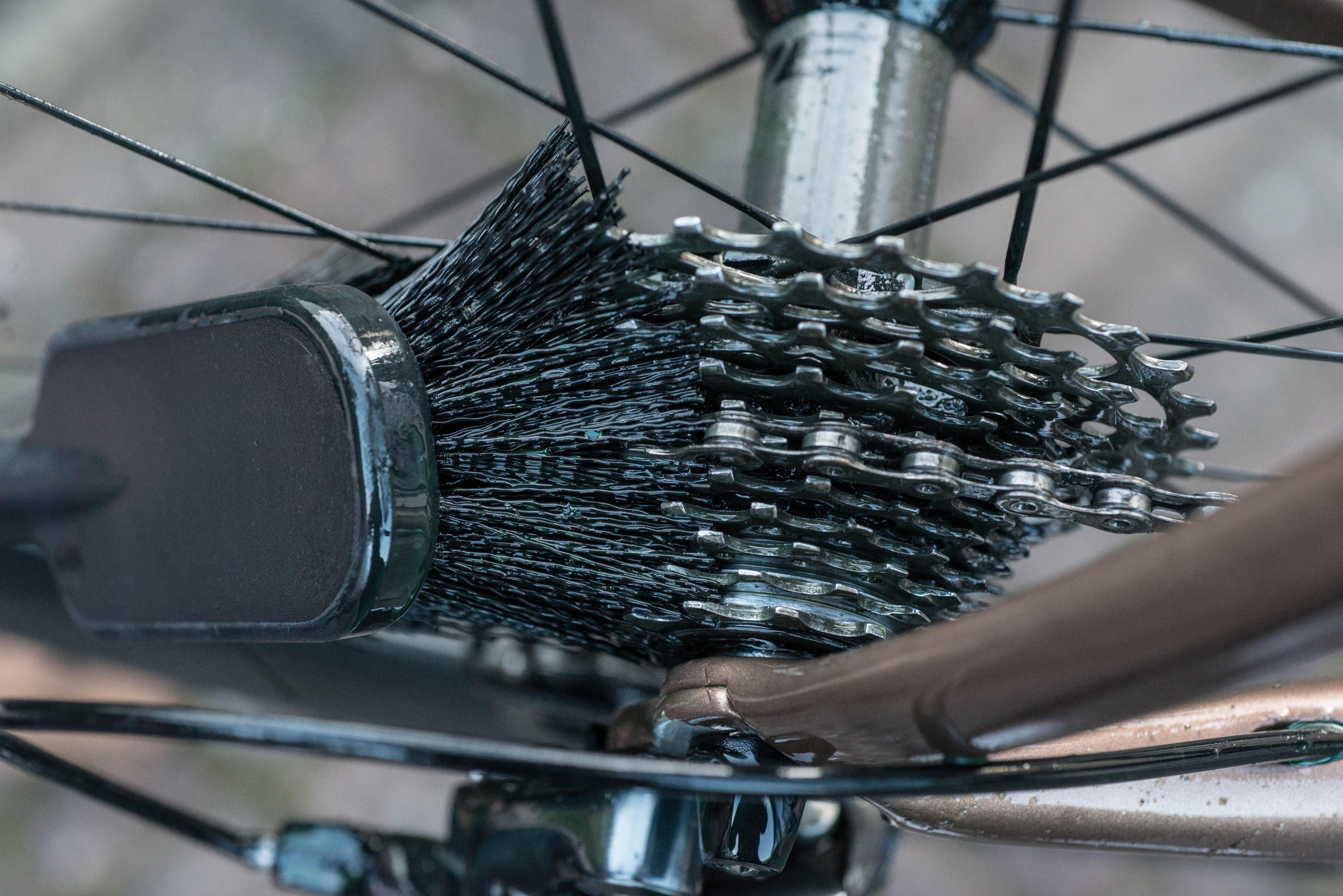 Muc-Off Tyre & Cassette Brush