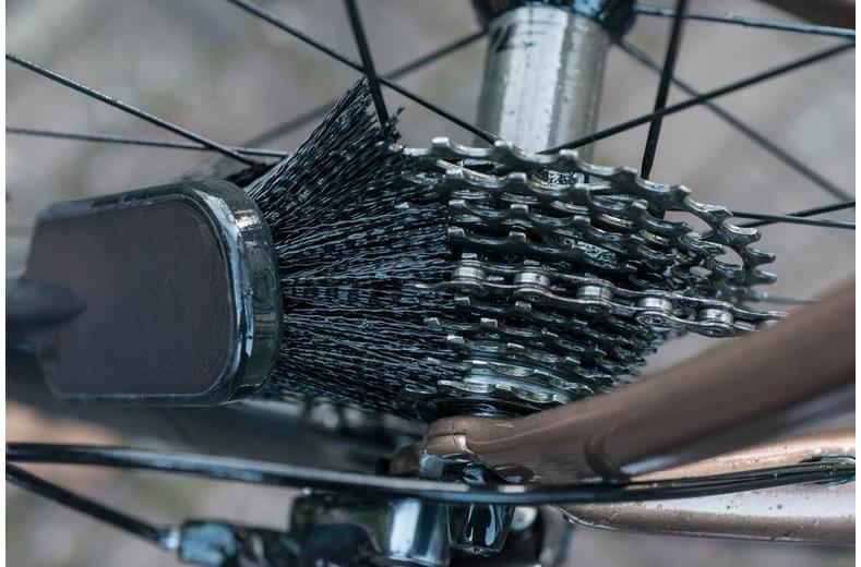 Muc-Off Tyre & Cassette Brush Muc-Off Tyre & Cassette Brush