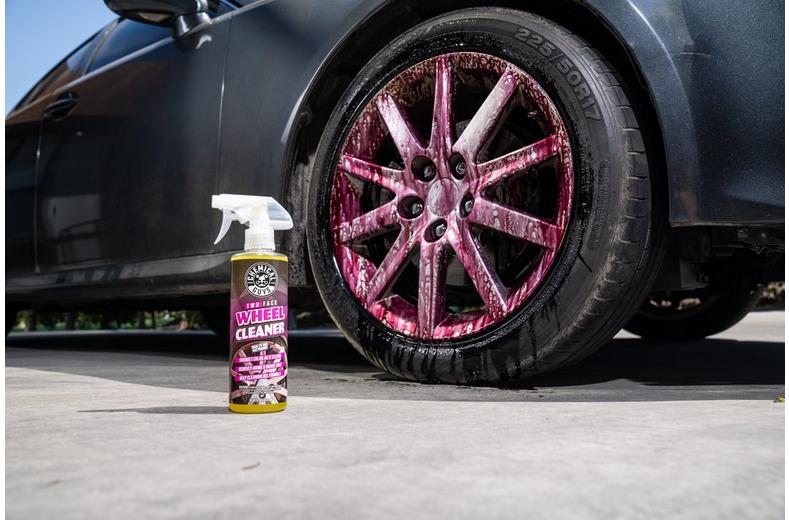 Chemical Guys Two Face Colour Changing Wheel Cleaner Chemical Guys Two Face Colour Changing Wheel Cleaner