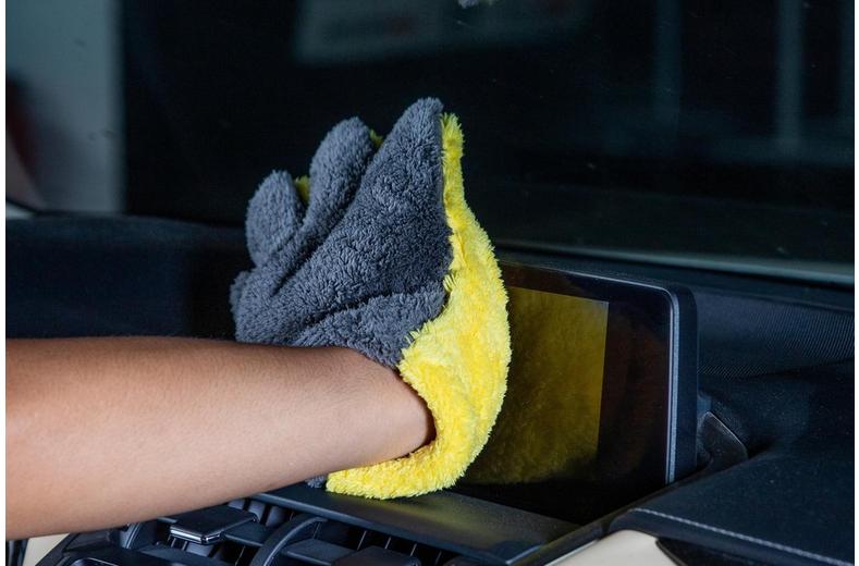 Chemical Guys The Dually Super Soft Microfiber Wash Mitt Chemical Guys The Dually Super Soft Microfiber Wash Mitt