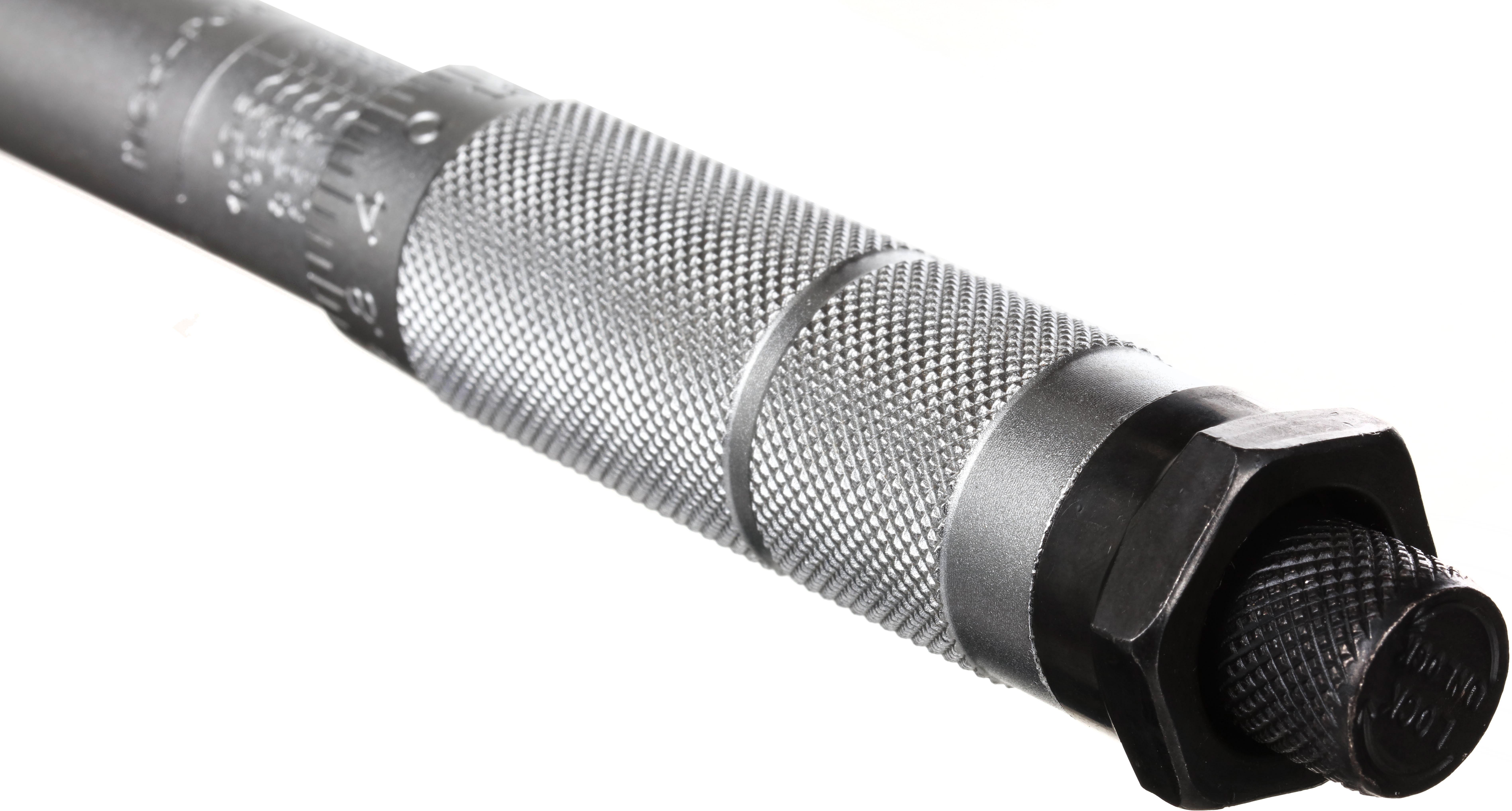 Halfords Advanced Torque Wrench with Sockets