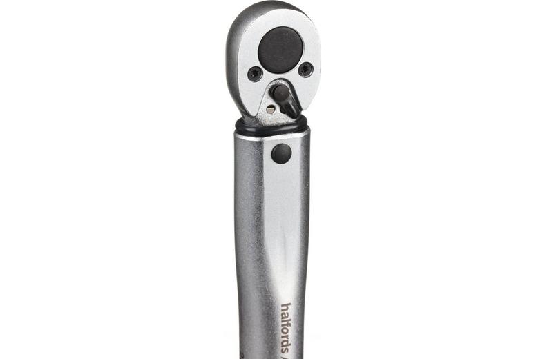 Halfords Advanced Torque Wrench with Sockets Halfords Advanced Torque Wrench with Sockets