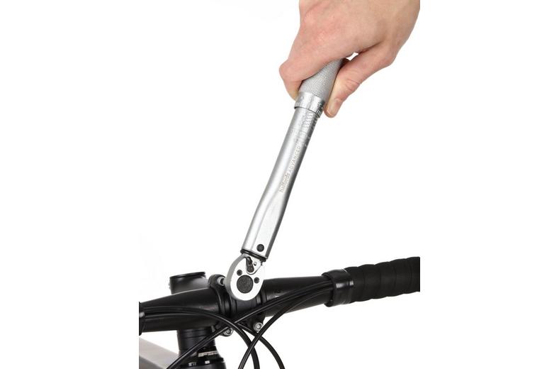 Halfords Advanced Torque Wrench with Sockets Halfords Advanced Torque Wrench with Sockets