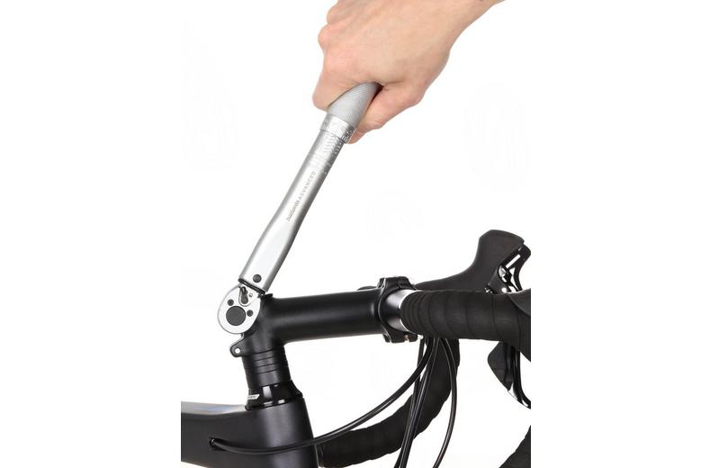 Halfords Advanced Torque Wrench with Sockets Halfords Advanced Torque Wrench with Sockets