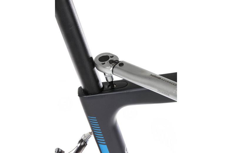 Halfords Advanced Torque Wrench with Sockets Halfords Advanced Torque Wrench with Sockets