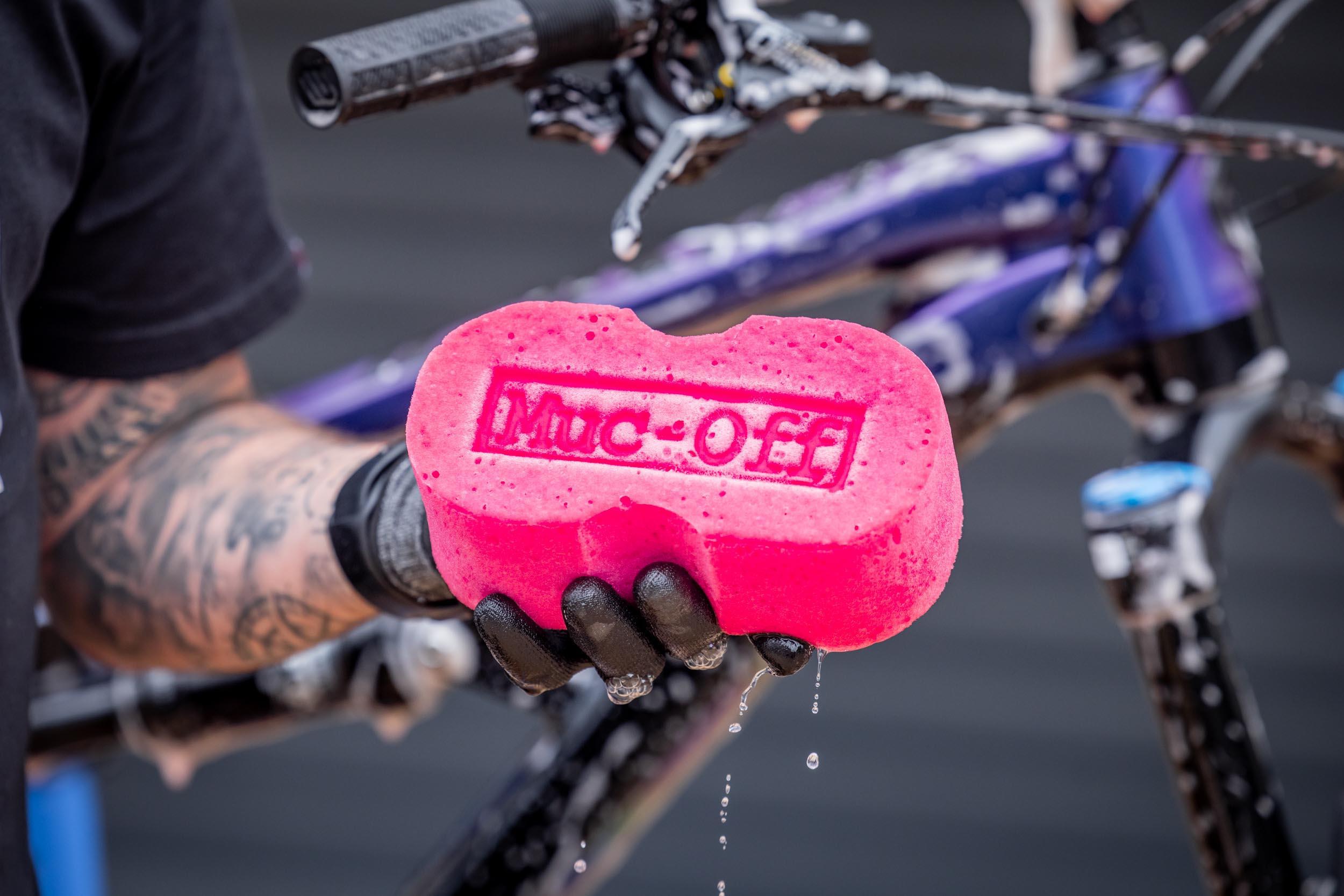 Muc-Off Expanding Sponge