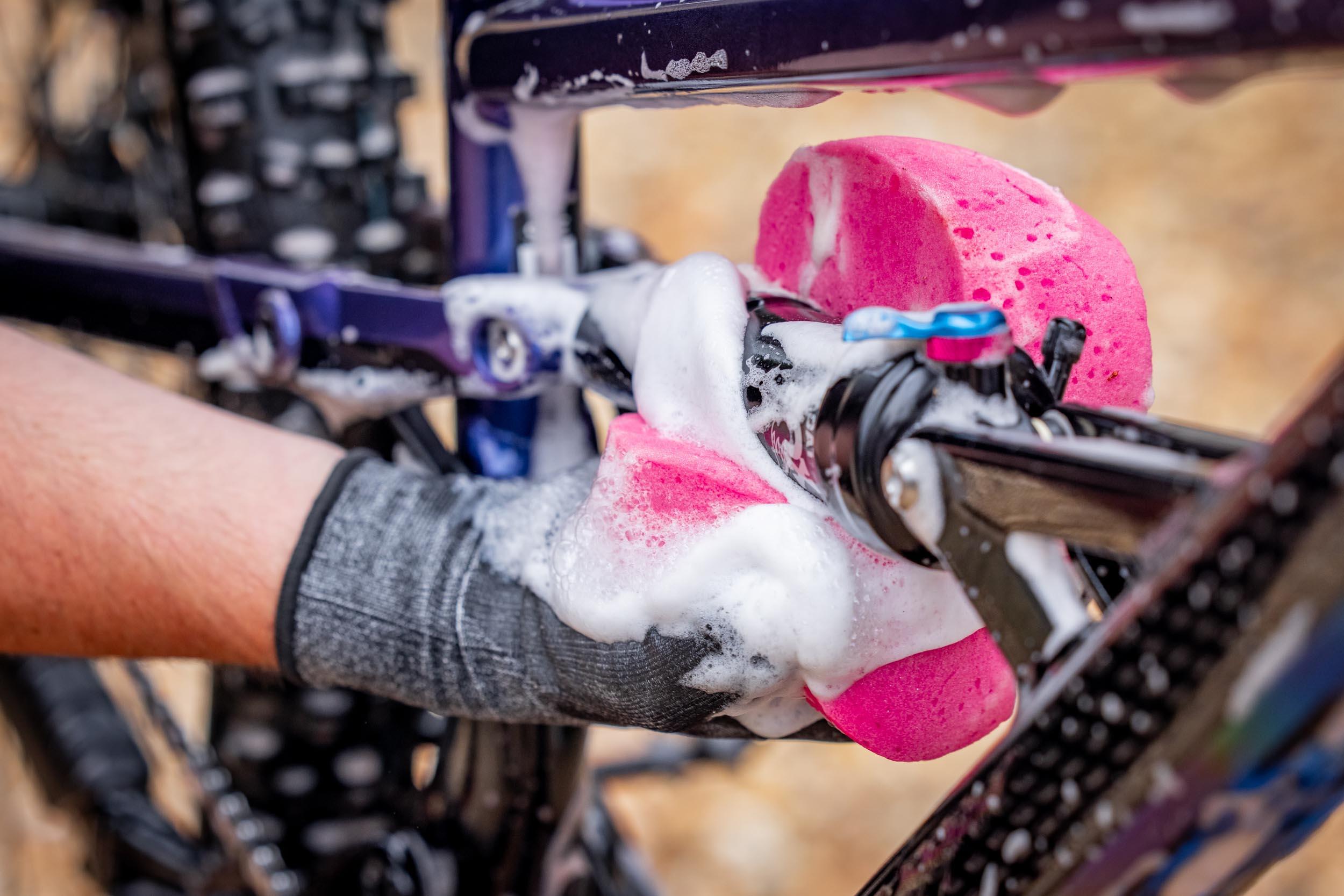 Muc-Off Expanding Sponge