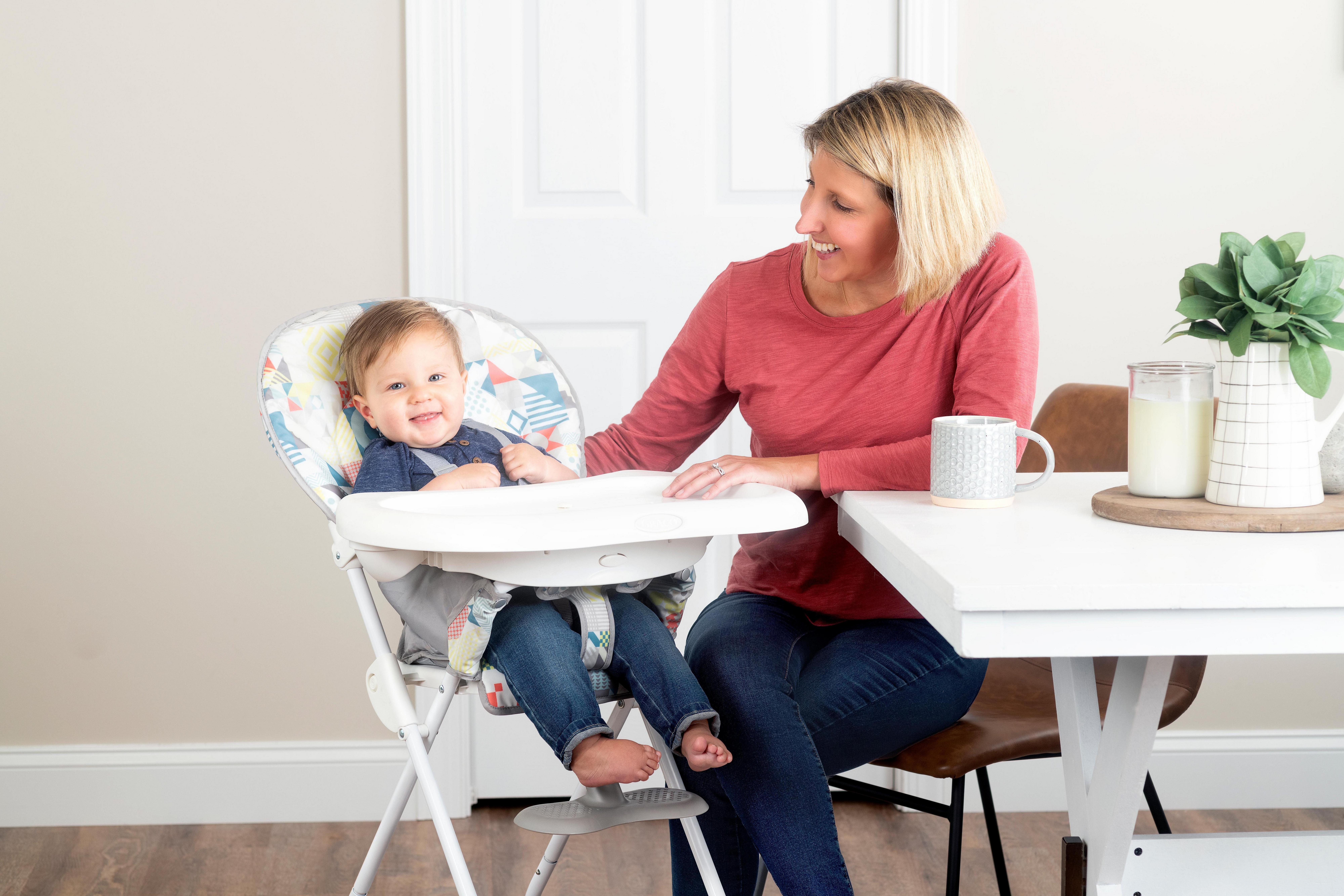 Graco Snack N' Stow Highchair - Playtime