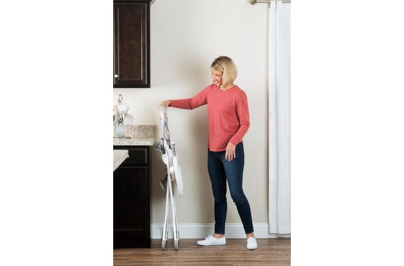 Graco Snack N' Stow Highchair - Playtime Graco Snack N' Stow Highchair - Playtime