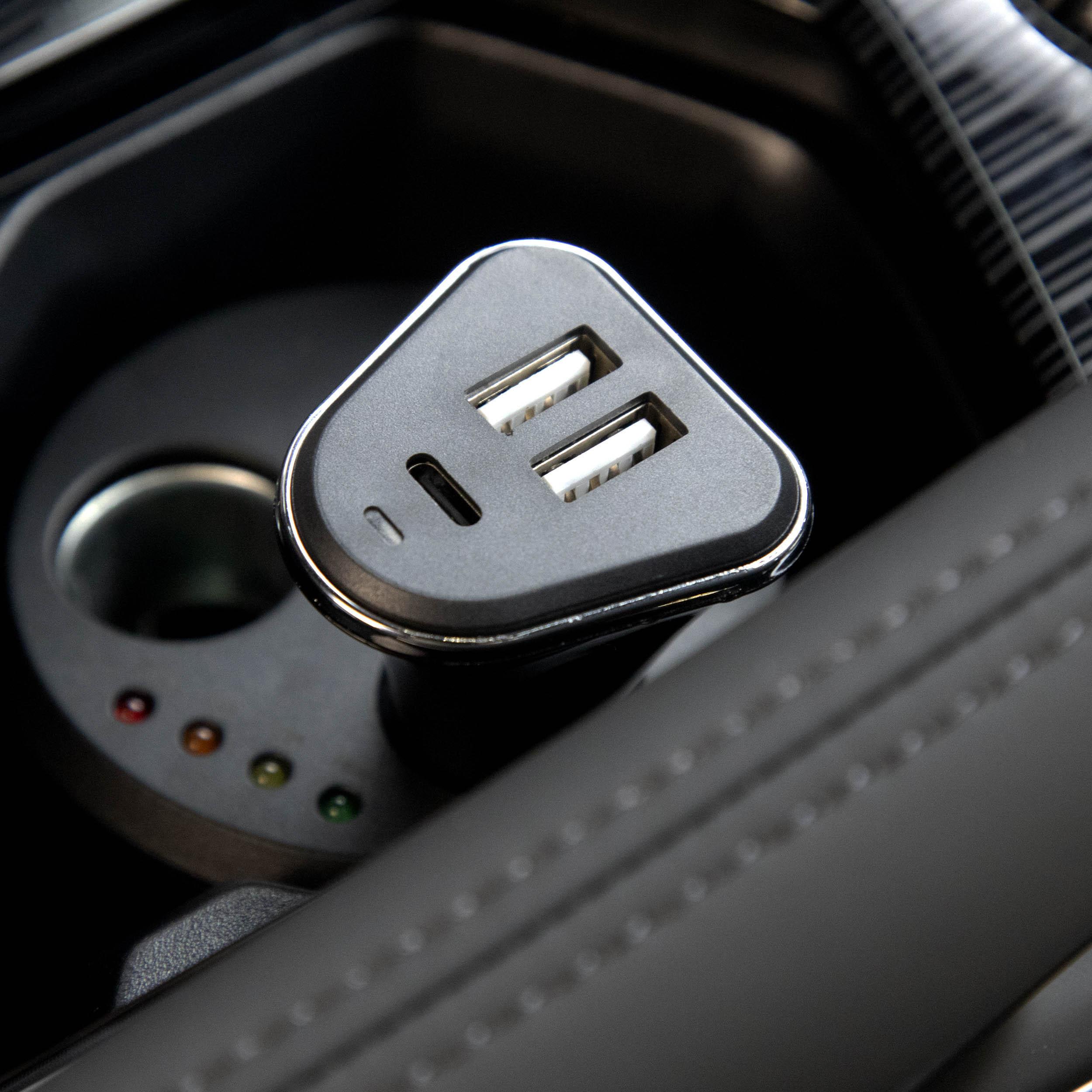 Halfords Dual USB-A and USB-C In-Car Charger