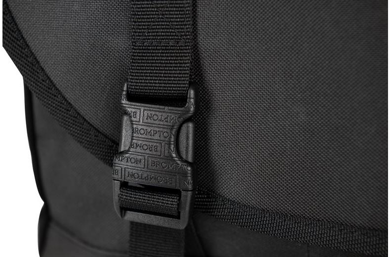 Brompton Metro Messenger Bag 13 Litres - Black Brompton Metro Messenger Bag 13 Litres - Black
