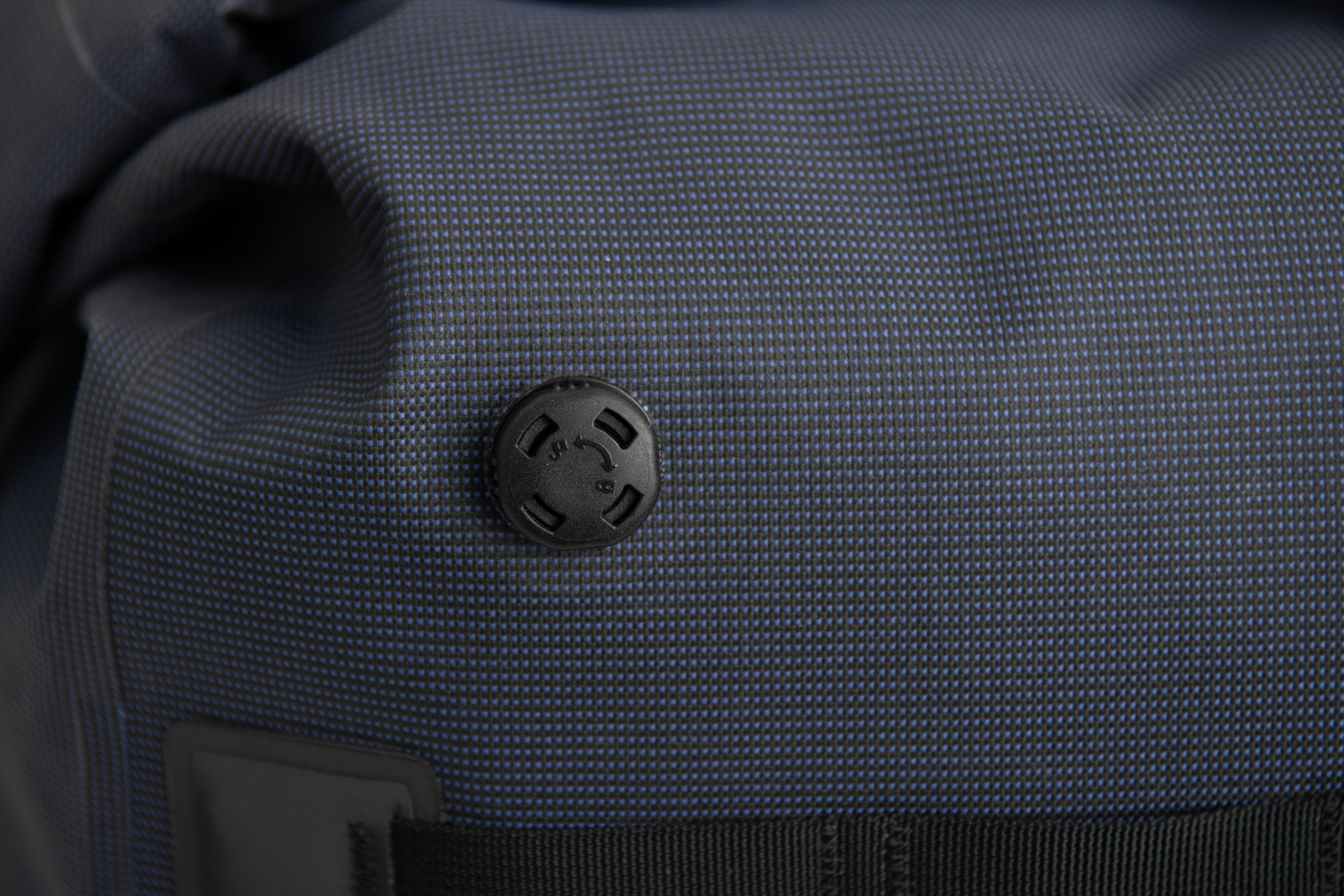 Brompton Borough Waterproof Roll Top 25 Litres - Navy