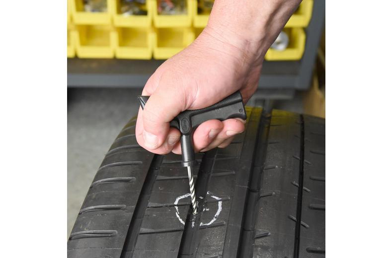 Slime Deluxe Tyre Repair Plug Kit Slime Deluxe Tyre Repair Plug Kit