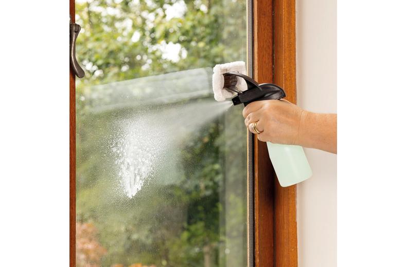 Hurricane Clearvac Rechargeable Window Cleaning Vacuum and Washer Hurricane Clearvac Rechargeable Window Cleaning Vacuum and Washer