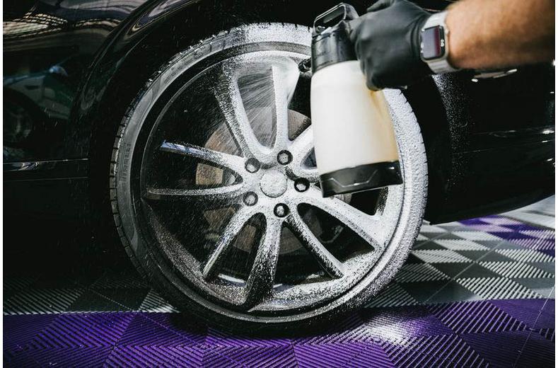 Nanolex Professional Wheel Cleaner Concentrate 1L Nanolex Professional Wheel Cleaner Concentrate 1L