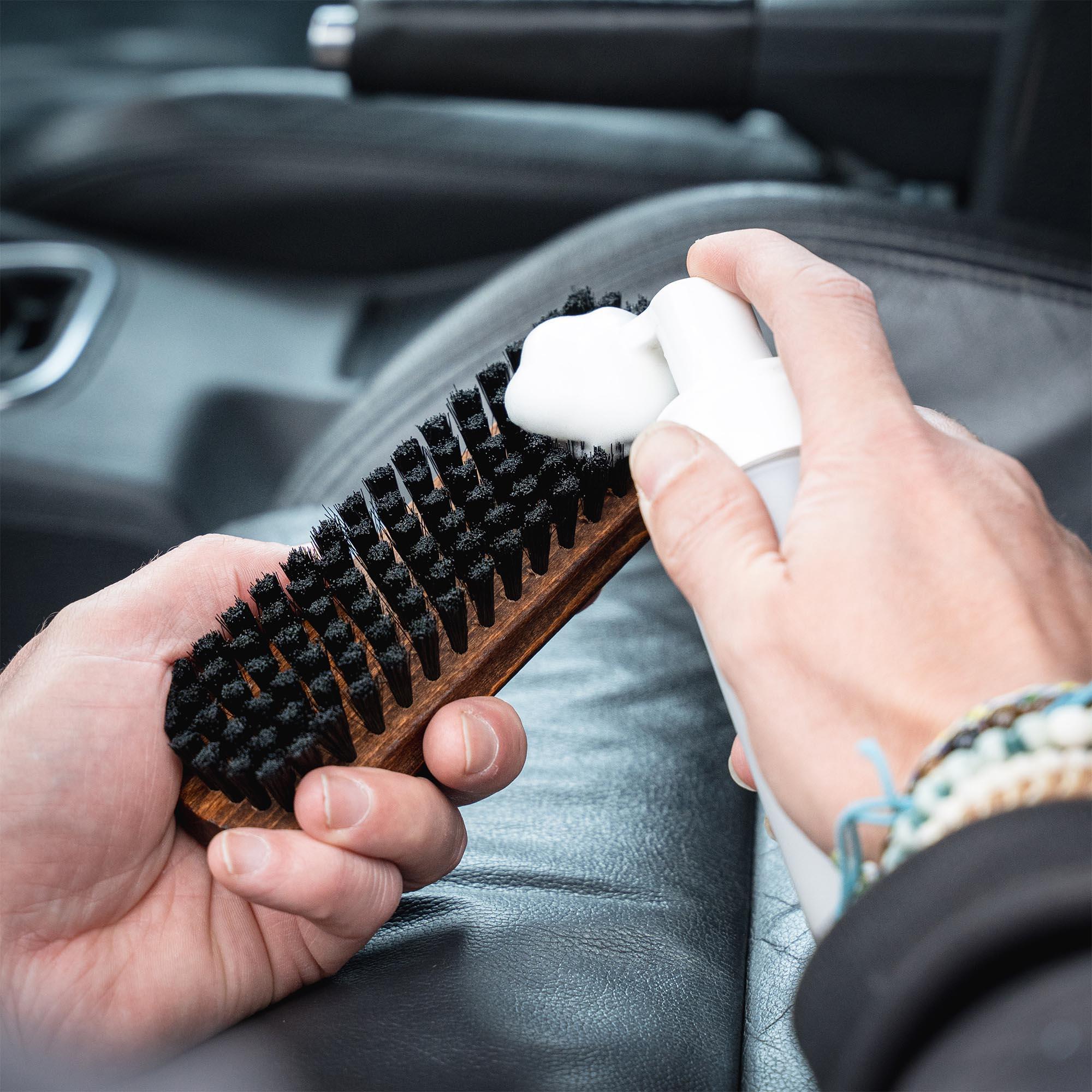 Geist Leather & Fabric Brush Large