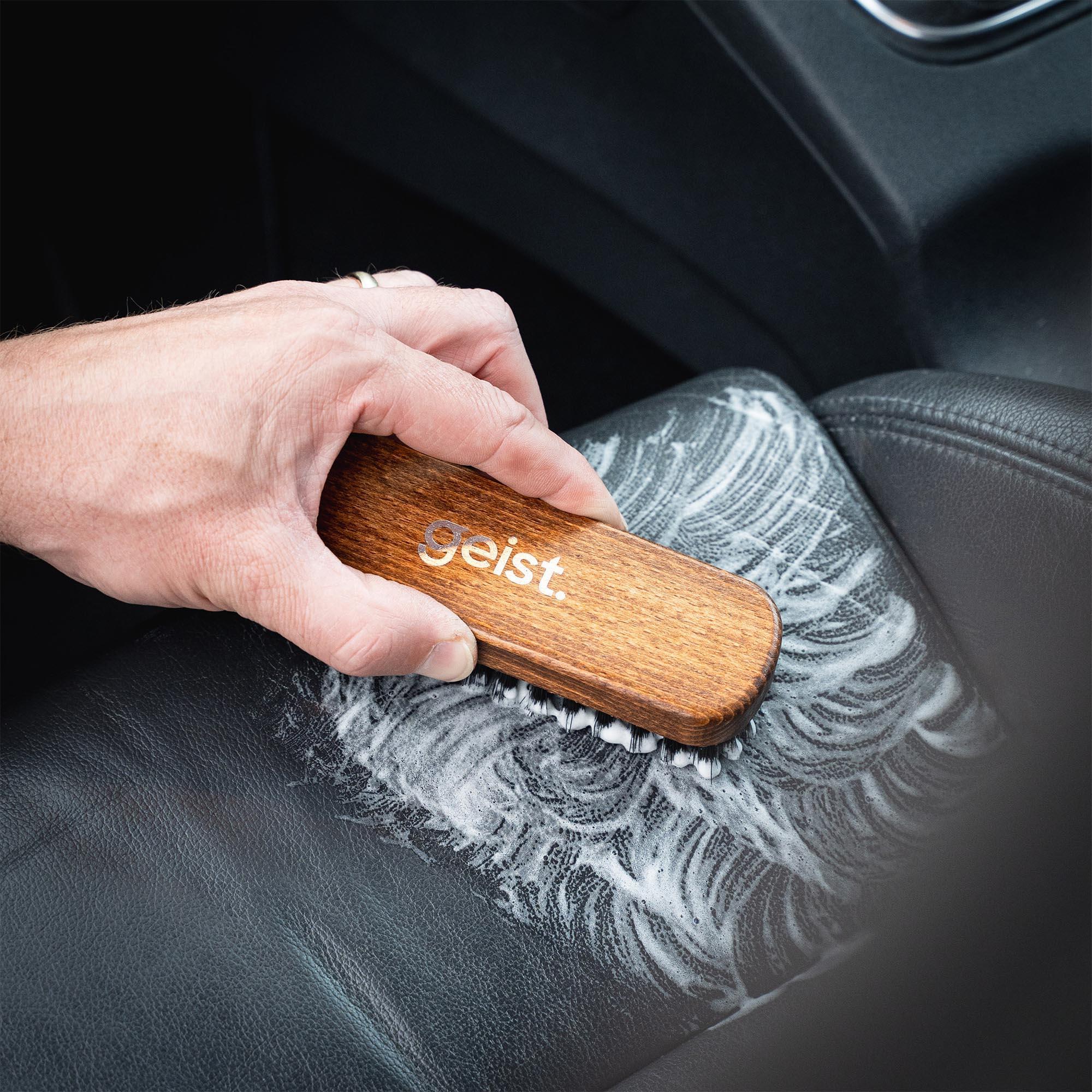 Geist Leather & Fabric Brush Large