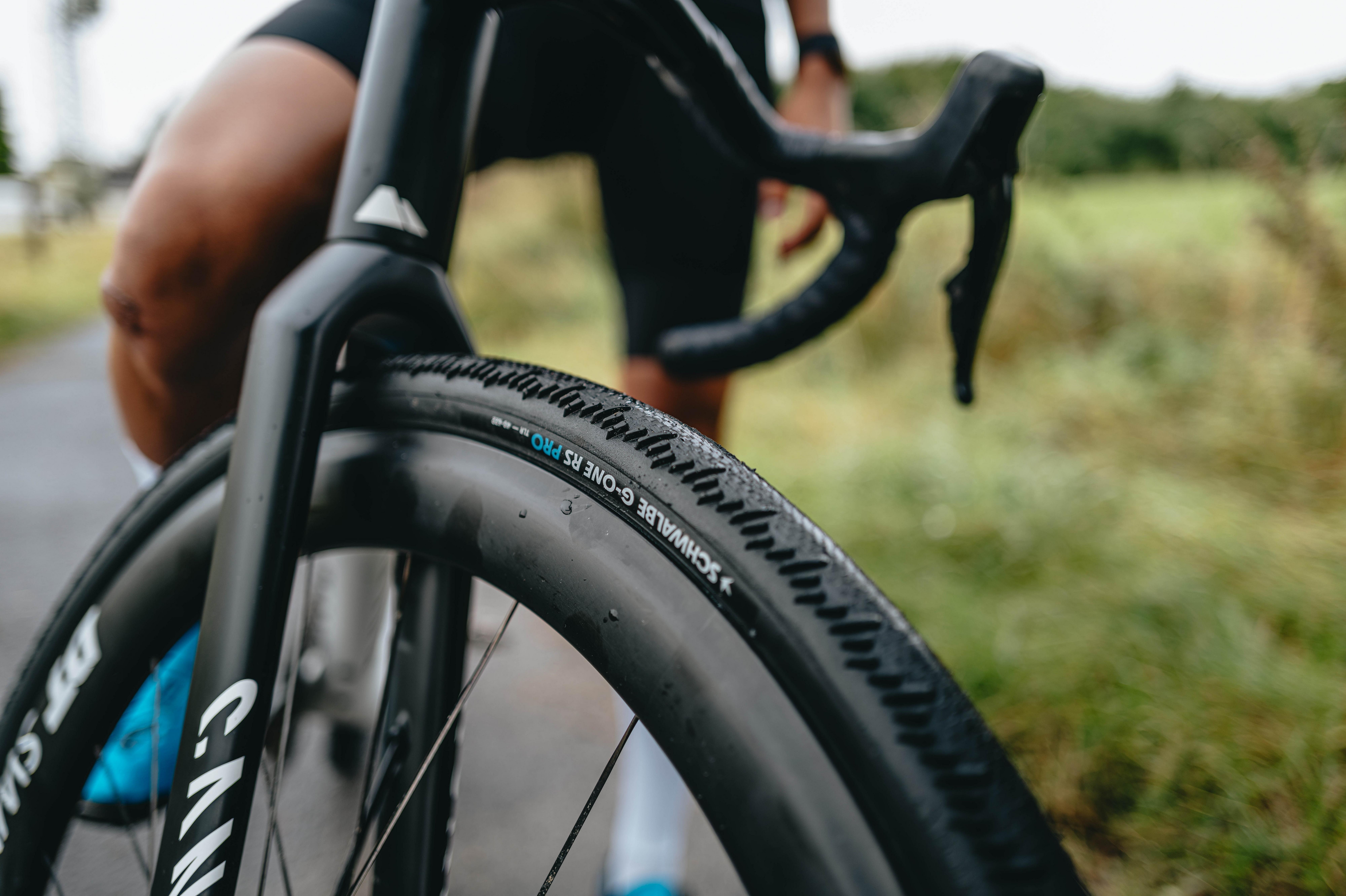 Schwalbe G-One RS Pro TLR Gravel Tyre | Halfords UK