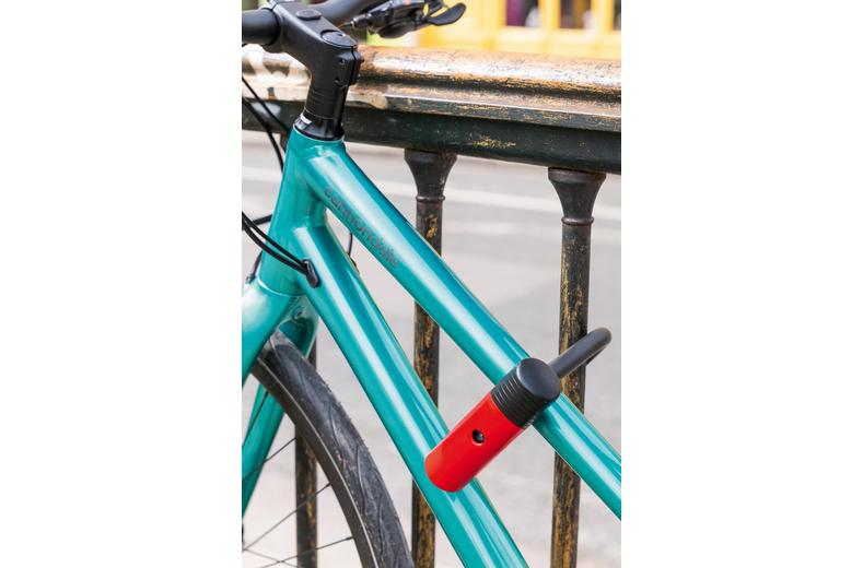 ABUS D-Lock 420K/150 HB140 + USH ABUS D-Lock 420K/150 HB140 + USH