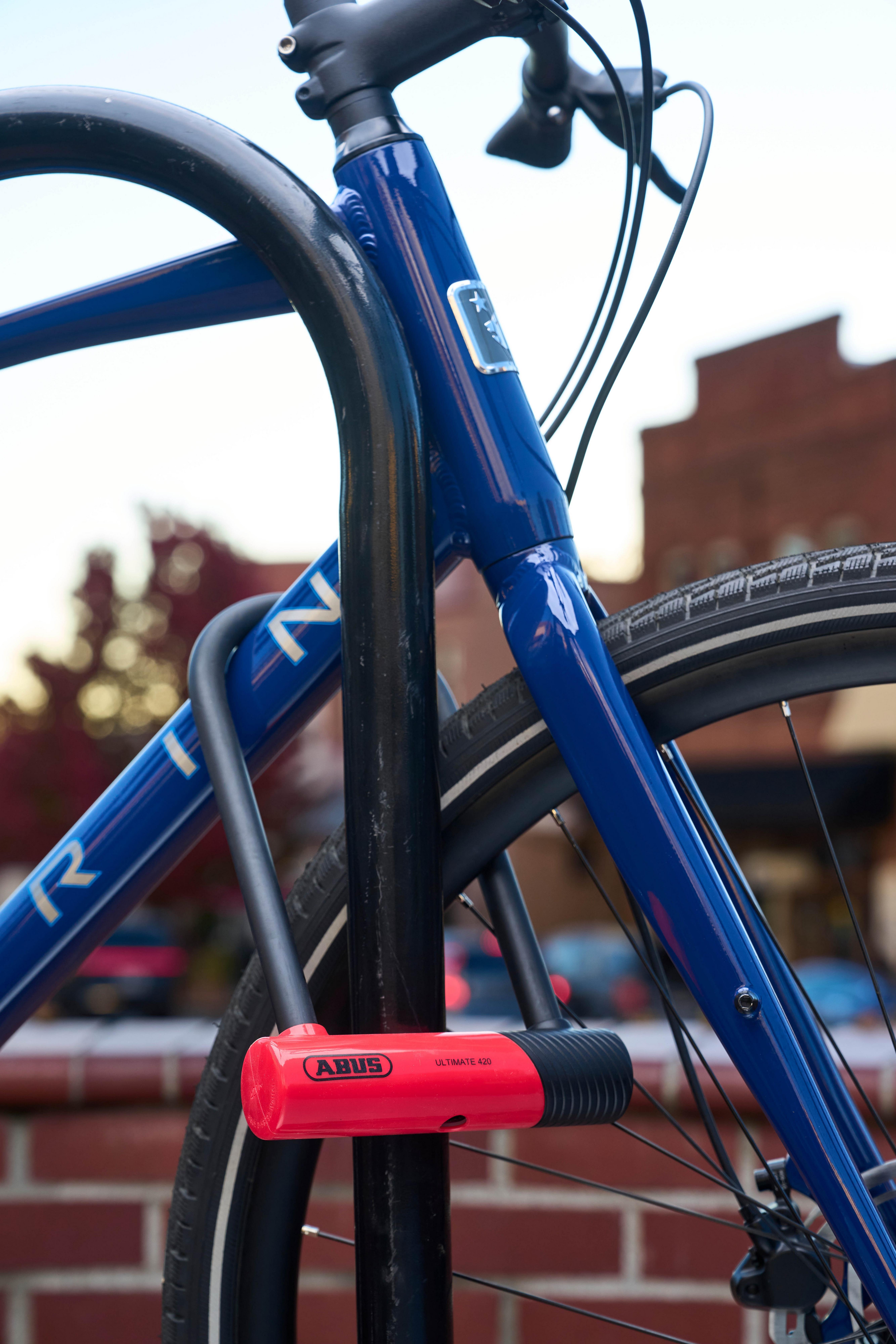 ABUS D-Lock 420K/150 HB140 USH + Cobra 10/120 Cable