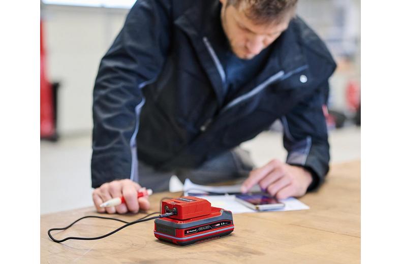 Einhell 18V USB Bank Charger Einhell 18V USB Bank Charger