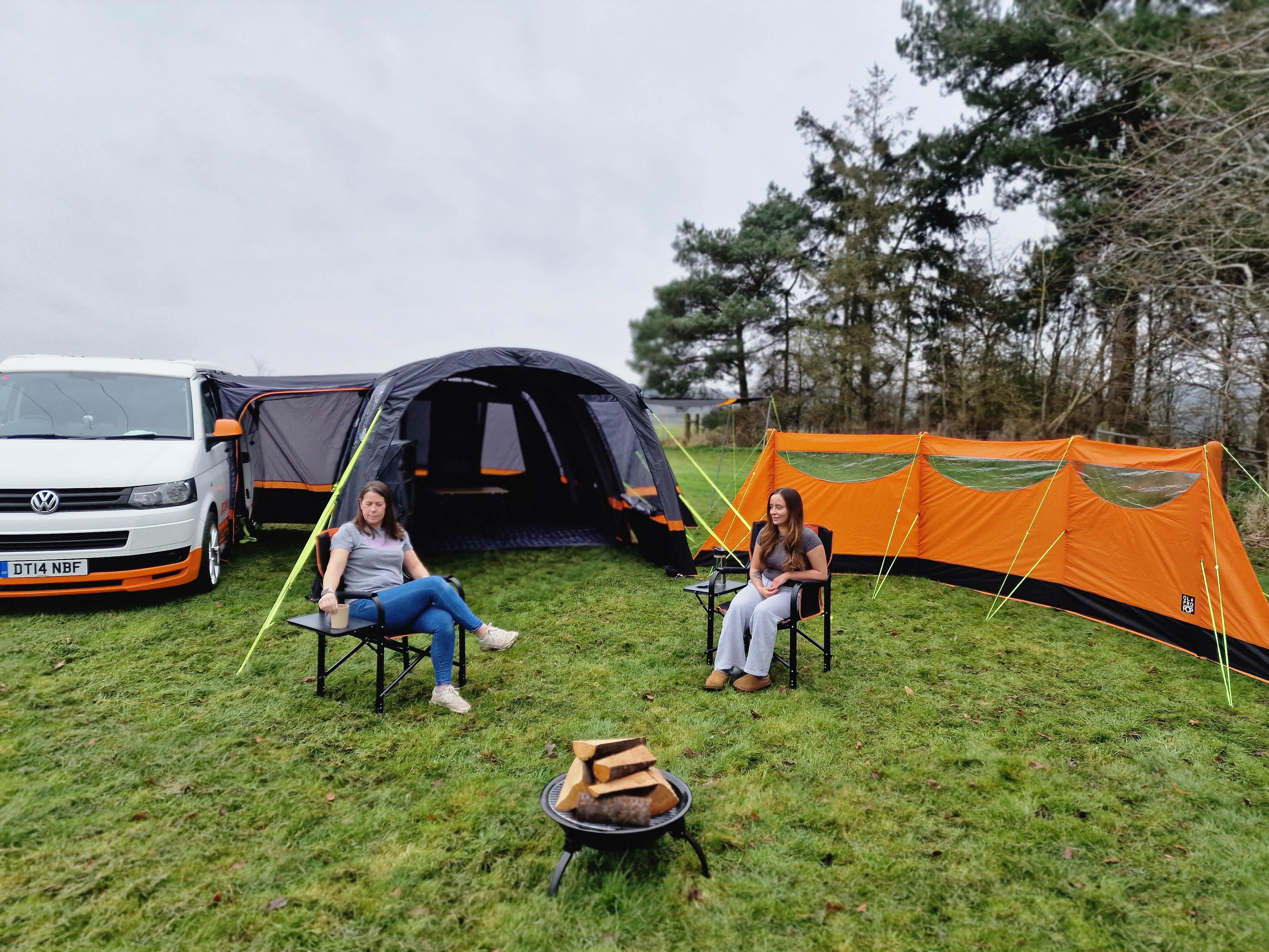 Inflatable Orange Windbreak
