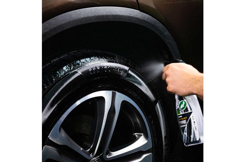 Turtle Wax Wet n Black Tyre Dressing 500ML Turtle Wax Wet n Black Tyre Dressing 500ML