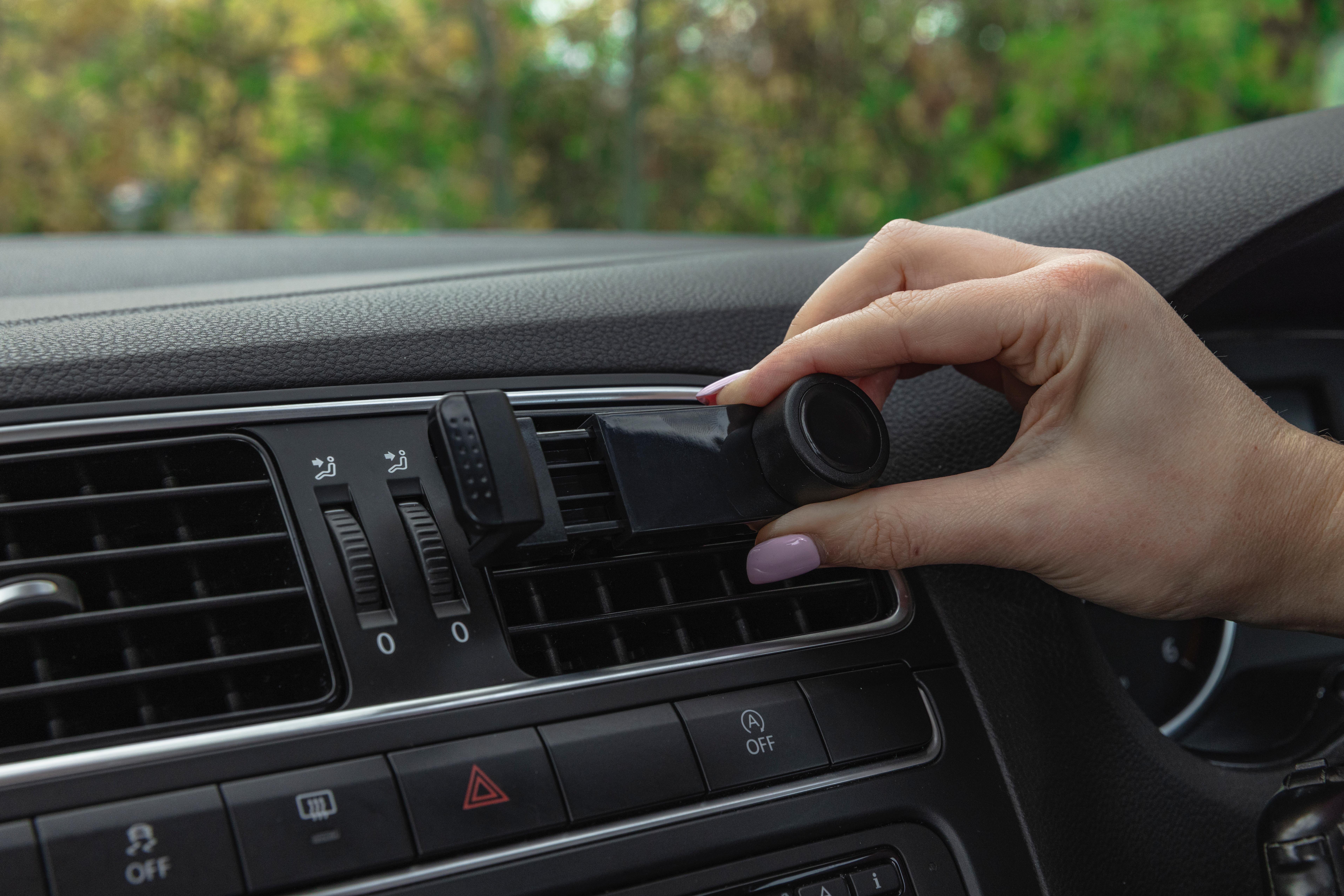 Halfords Core Vent Phone Holder