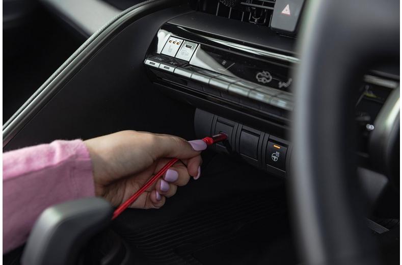 Halfords USB-C to Lightning 1.2m Red Halfords USB-C to Lightning 1.2m Red