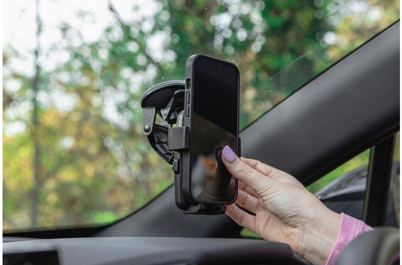 Halfords Core One Touch Windscreen and Dash Phone Holder Halfords Core One Touch Windscreen and Dash Phone Holder