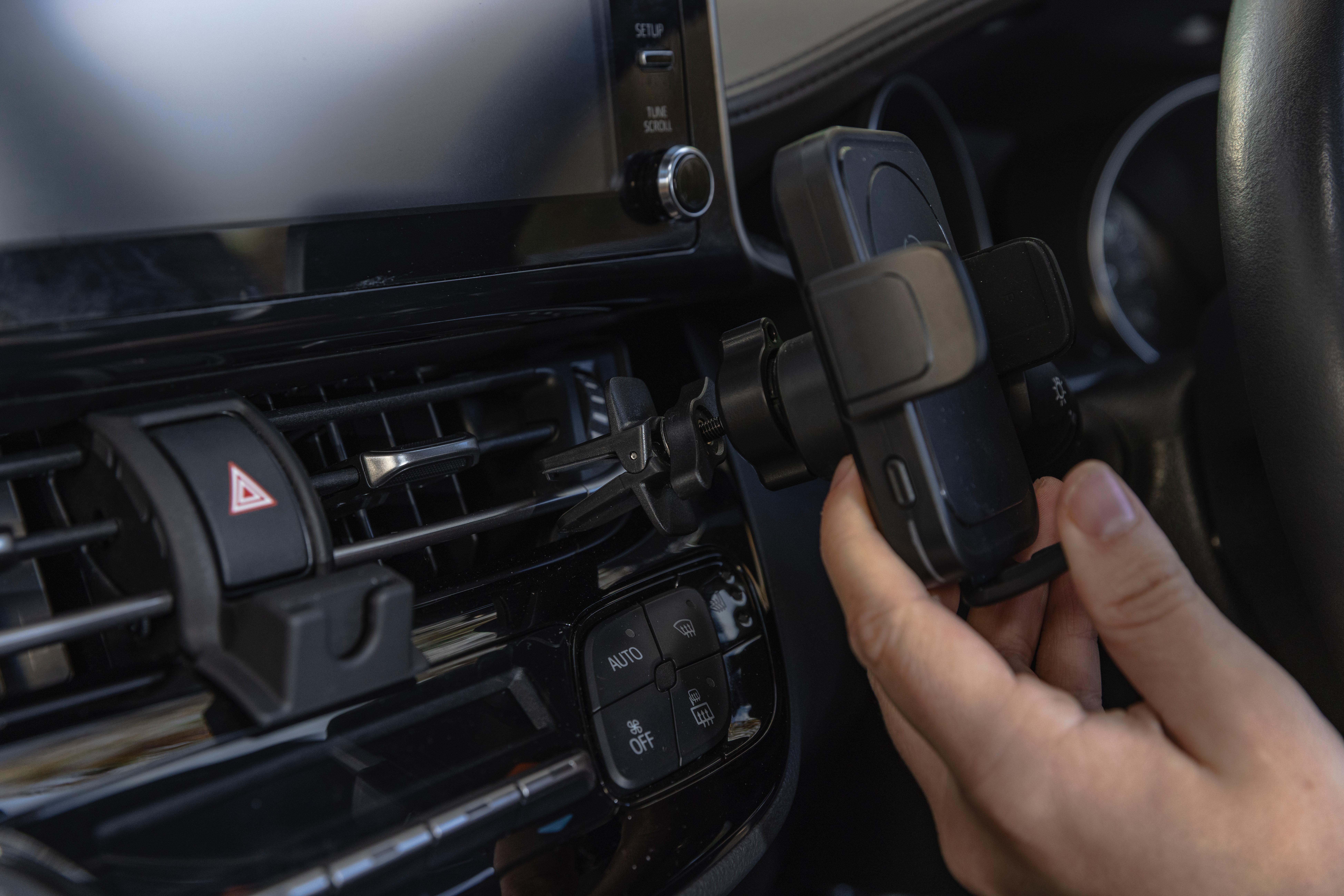 Halfords Advanced Automatic Vent Phone Holder