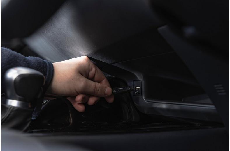 Halfords USB A-Lightning Cable 1.2m Black Halfords USB A-Lightning Cable 1.2m Black