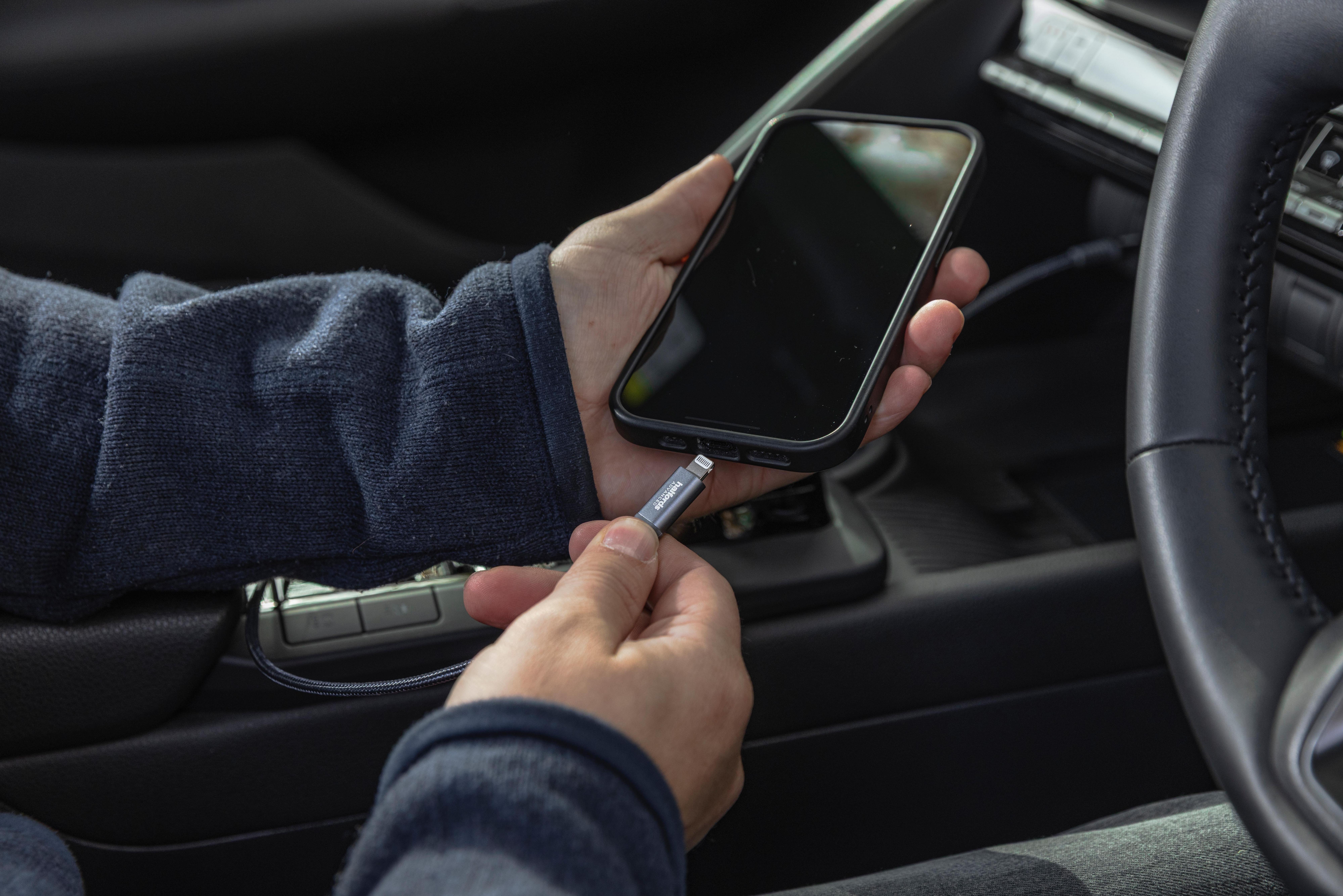 Halfords USB-C-USB-C&Lightning 1.2m Charcoal