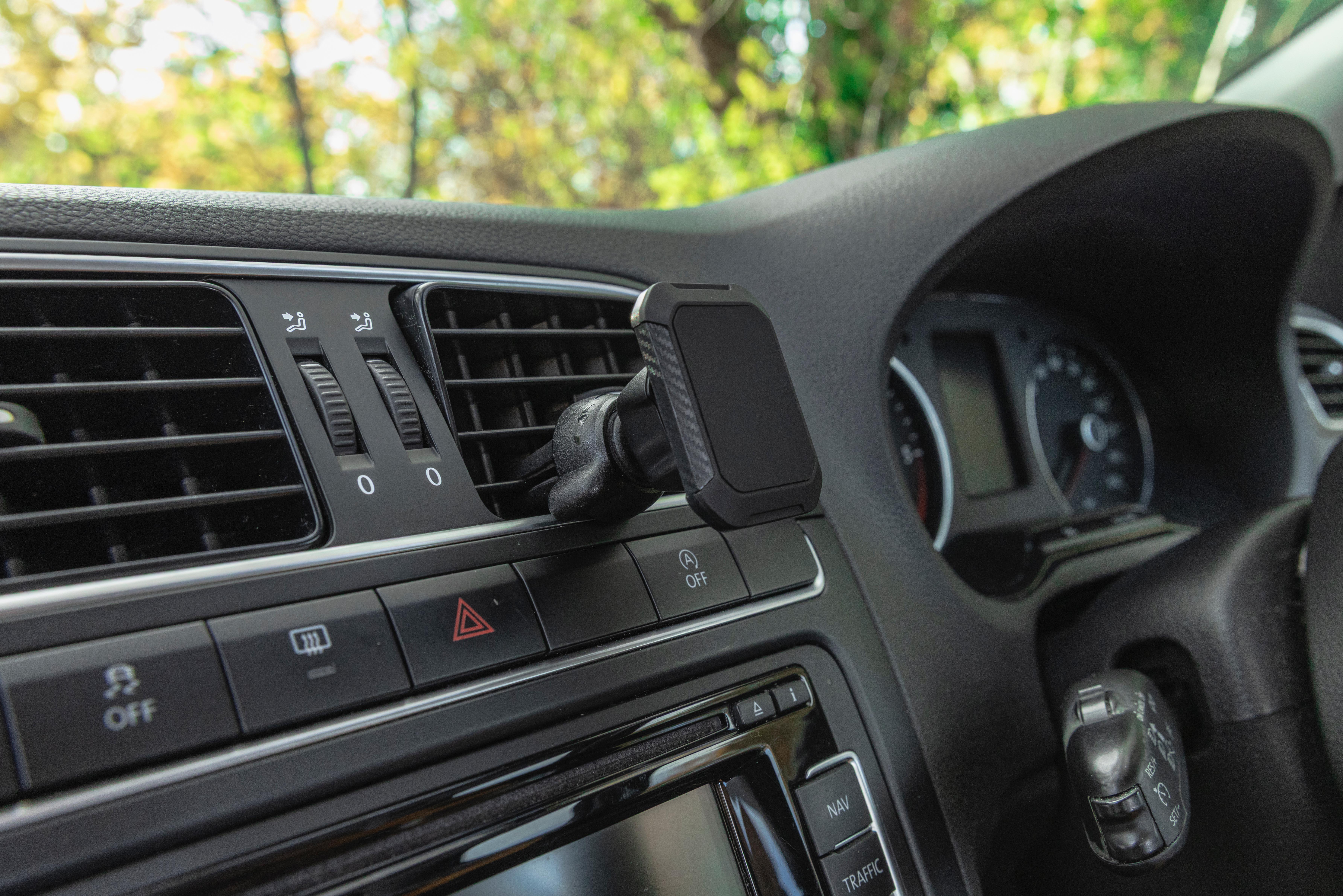 Halfords Advanced Magnetic Vent Phone Holder