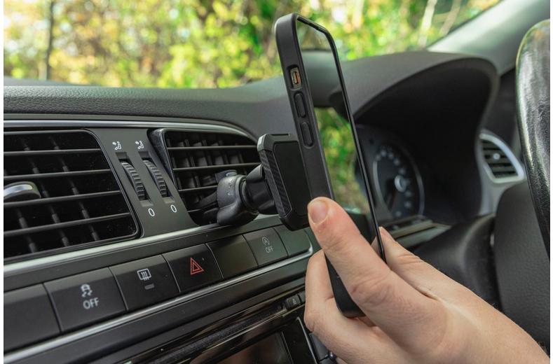 Halfords Advanced Magnetic Vent Phone Holder Halfords Advanced Magnetic Vent Phone Holder